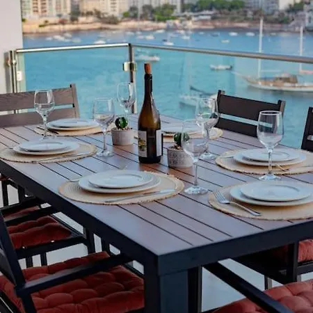 Seafront Two Bedroom Apartamento