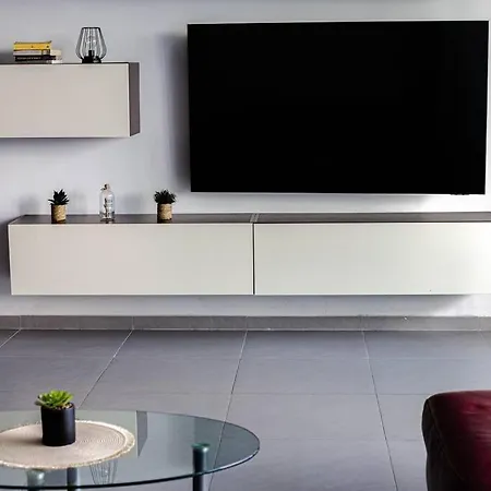 Seafront Two Bedroom Apartamento St. Julian's