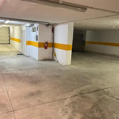 Seafront Two Bedroom アパート