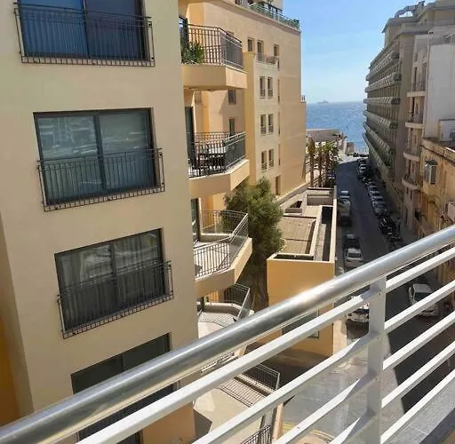 Seafront Two Bedroom Lejlighed