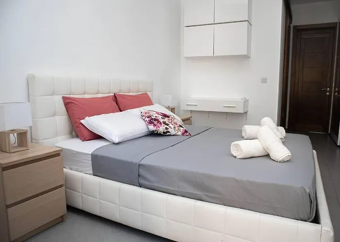 Seafront Two Bedroom Apartment *